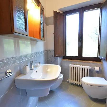 All'ombra Di San Damiano Guest house 2*