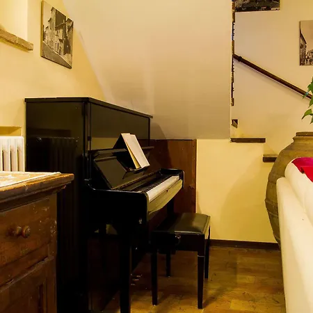 All'ombra Di San Damiano Guest house
