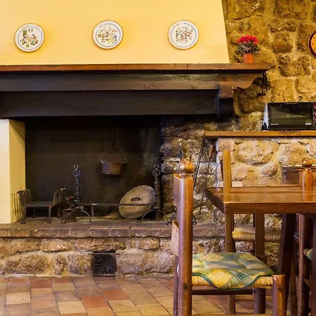 All'ombra Di San Damiano Guest house 2*